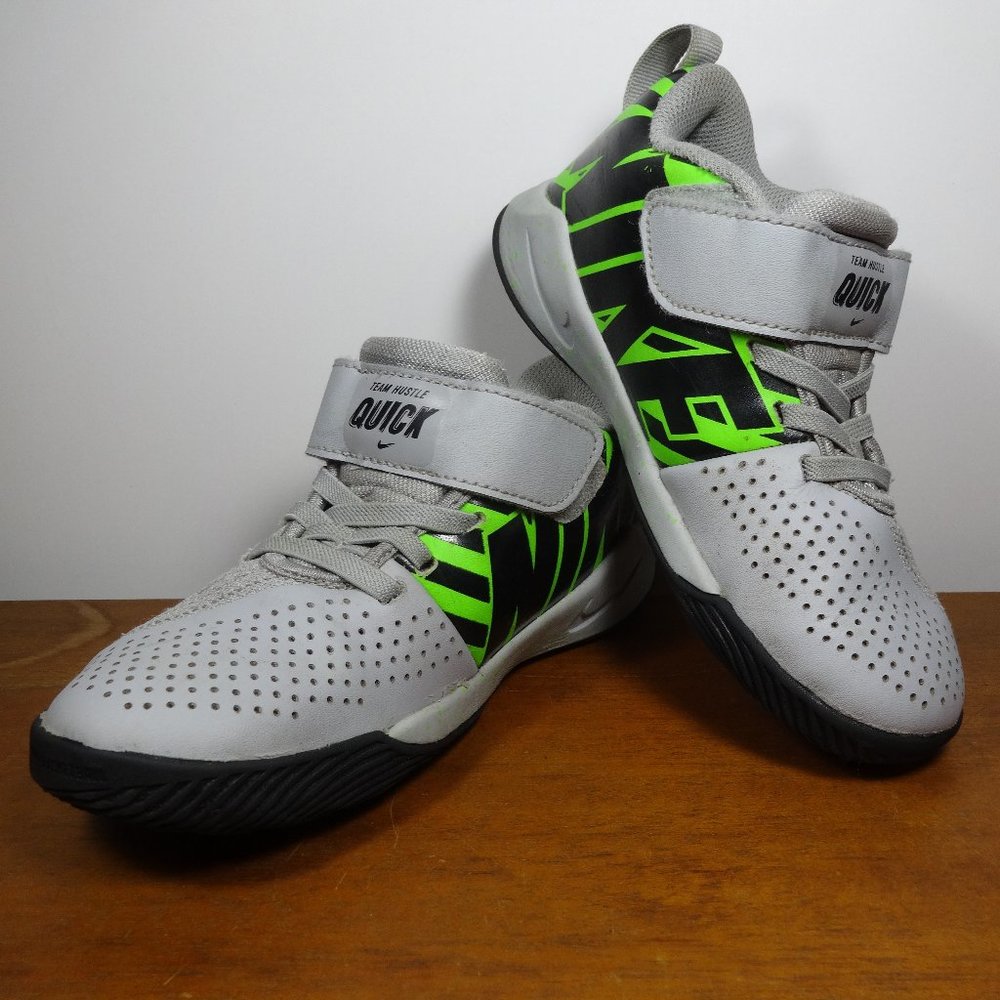 Nike Team Hustle Quick 2 Sport Kids Size 12C